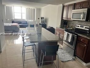 Building Photo - 825 Brickell Bay Dr