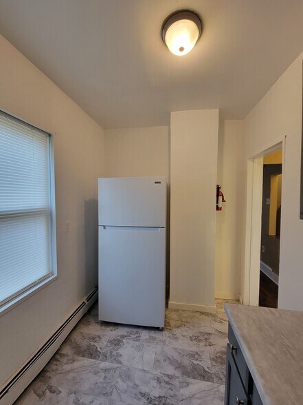 Kitchen - 1462 Olden Ave