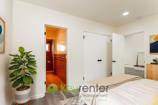 Building Photo - Bright & Beachy One-Bedroom Condo in San C...