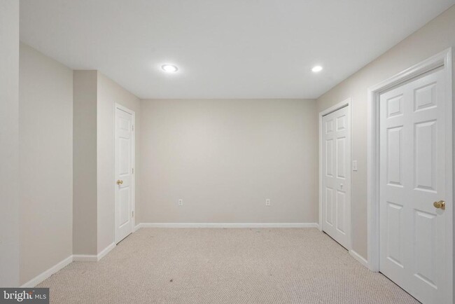 Building Photo - 47118 Garrett Pl