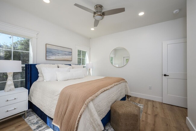 Building Photo - Luxury Four Bedroom Townhome on Hilton Head Island!