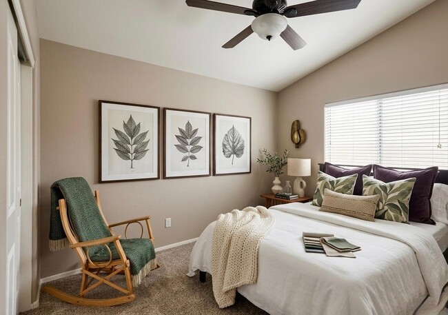 Building Photo - 13256 W Wilshire Dr