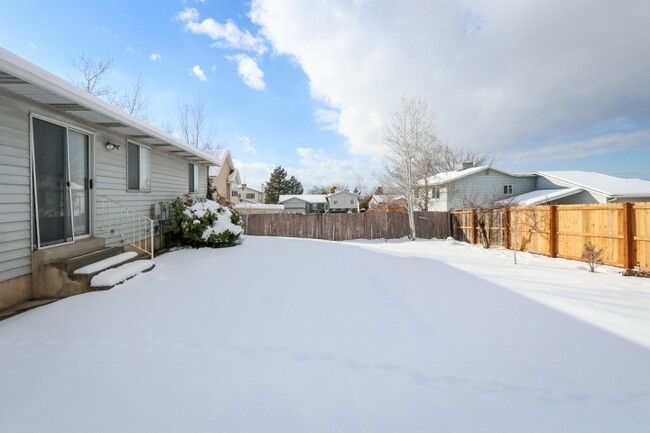 Building Photo - Beautiful 4 Bedroom Home in Midvale