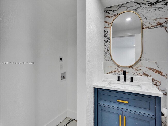 Building Photo - 3661 NE 8th Ave