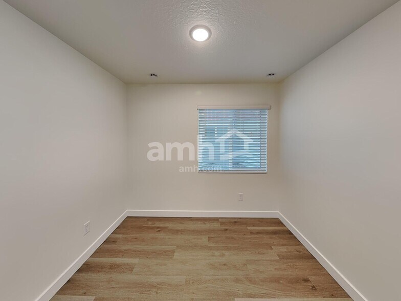 Building Photo - 4692 W Ore Strm Rd