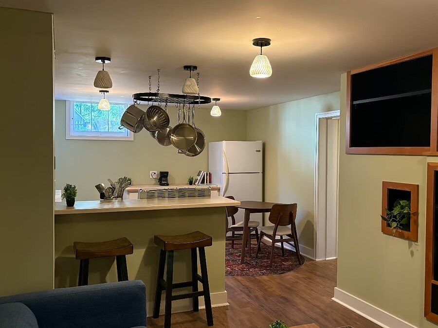 Building Photo - 6021 NE Milton St