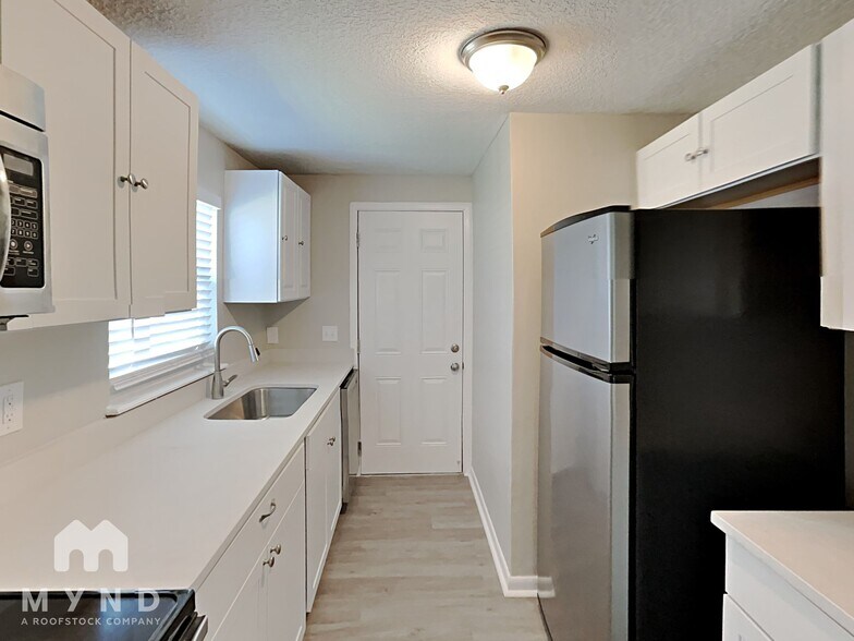 Building Photo - 7559 Canaveral Rd