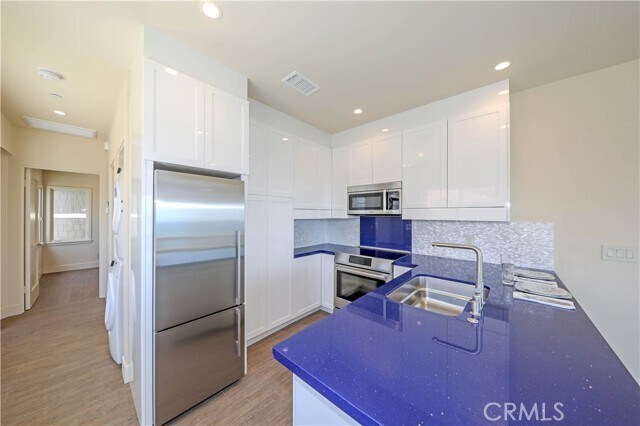 Building Photo - 376 Cliff Dr