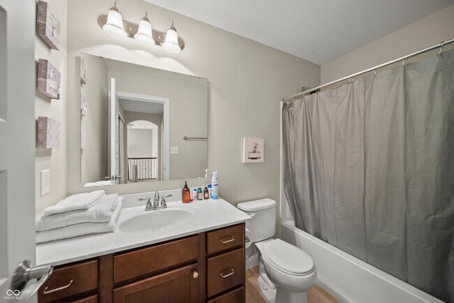 Building Photo - 10599 Geist View Dr