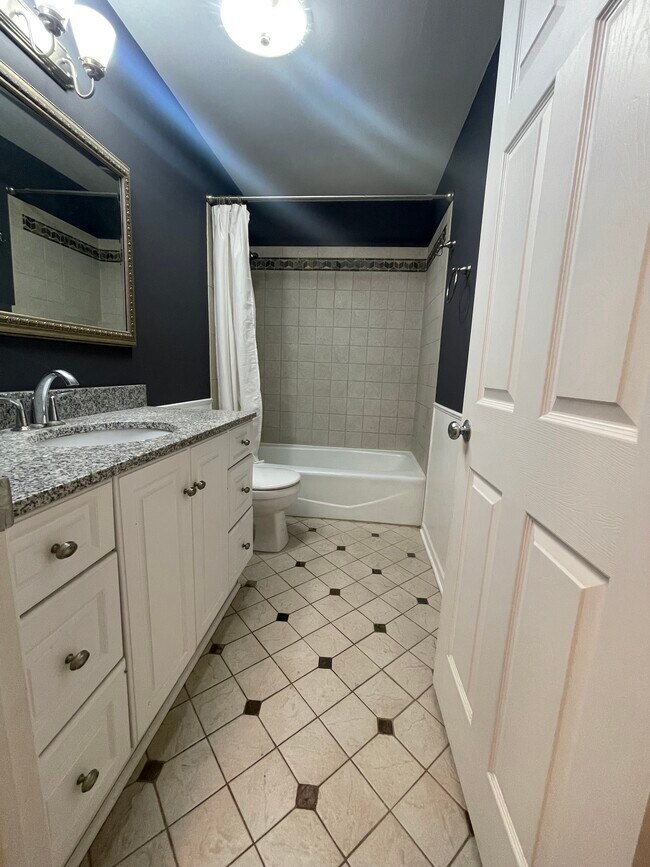 Building Photo - 1265 W Flournoy St