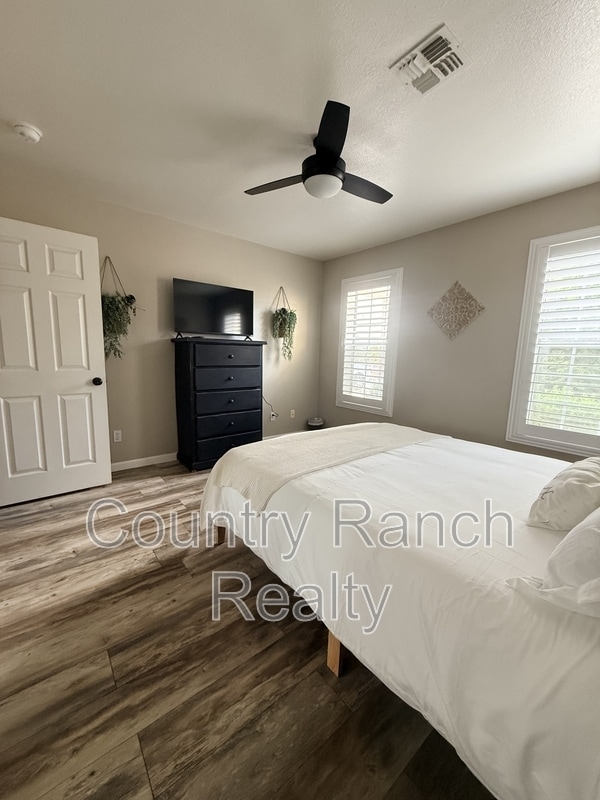 Building Photo - 2134 Desert Palms Dr