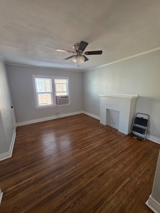 Building Photo - Virginia Ann