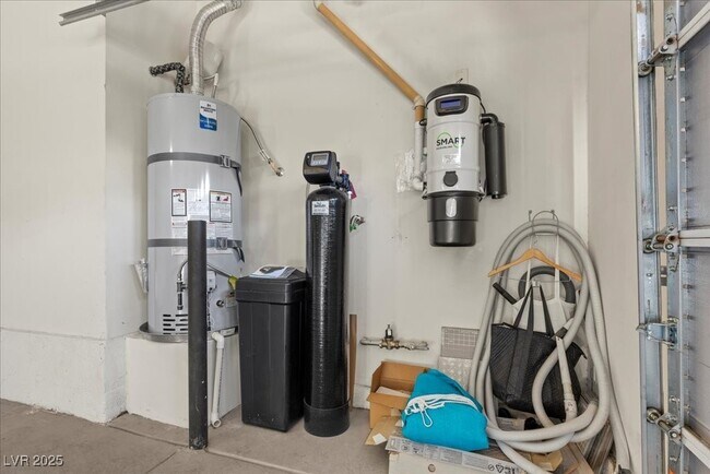 Building Photo - 10902 Fintry Hills St