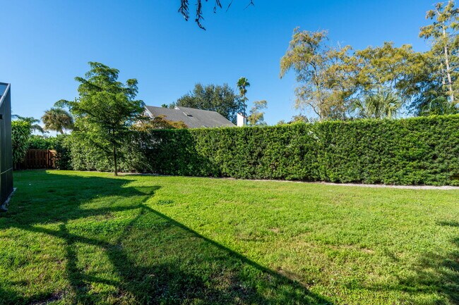 Building Photo - 744 Windflower Ct