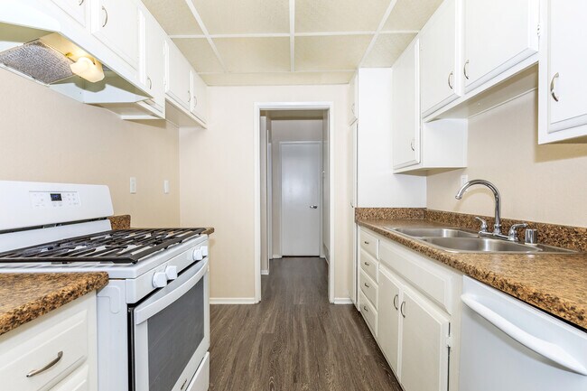 Building Photo - Casa Bonita Apartment Homes