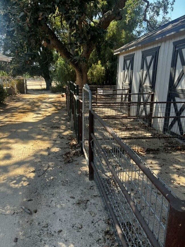 Building Photo - 1701 Calzada Ave