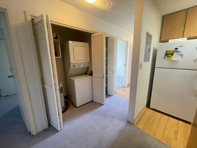 Building Photo - FOR RENT-1314 Kinau ST #204