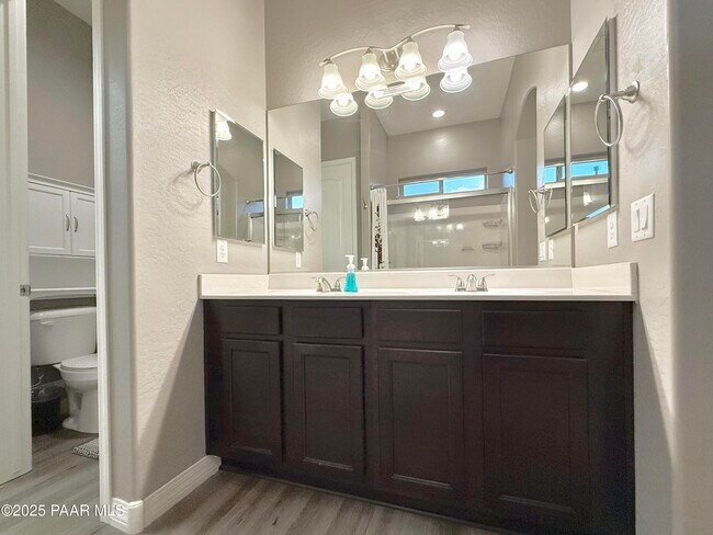 Building Photo - 5768 N Thornberry Dr