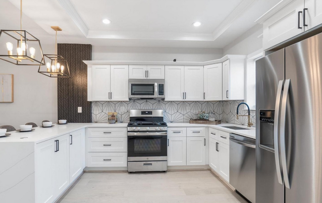 kitchen - 2608 Loyola Northway