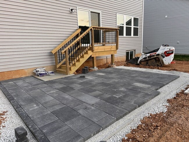 Building Photo - 126 Cardow Dr
