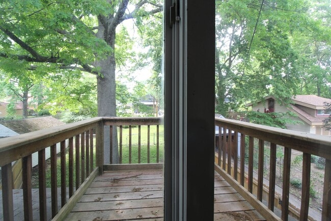 Building Photo - 3 Bedroom 1.5 Bath Home In The Waldo Area