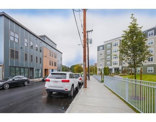 Building Photo - 100 Sagamore St