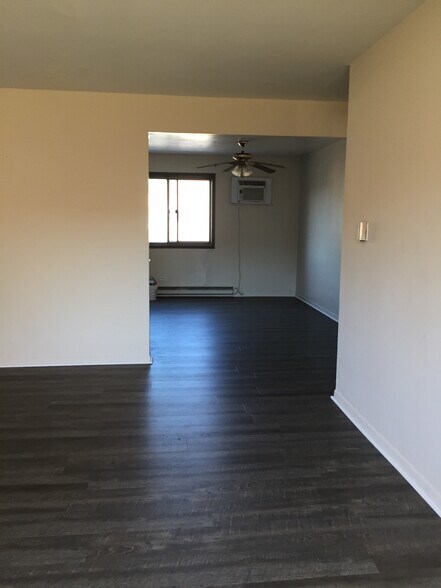 Building Photo - 456 George St