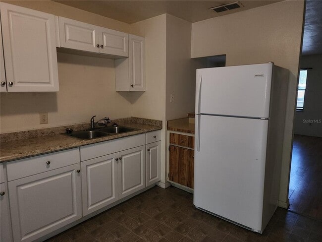 Building Photo - 4021 SW 37th St