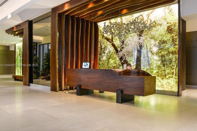 Building Photo - 1010 Brickell Ave