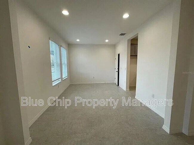Building Photo - 6322 Goldcoast Ave