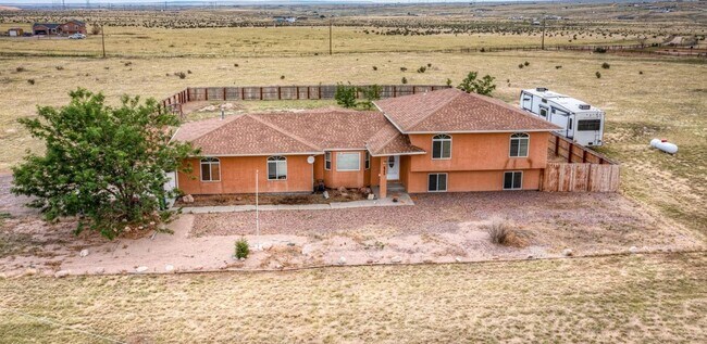 Building Photo - Spacious 5-Bedroom Home on 5 Acres with Panoramic Mountain Views & Endless Possibilities