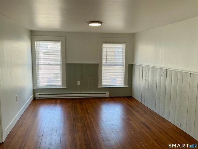 Building Photo - 74 Liberty St