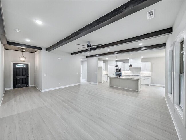 Building Photo - 10 Olmsted Cir