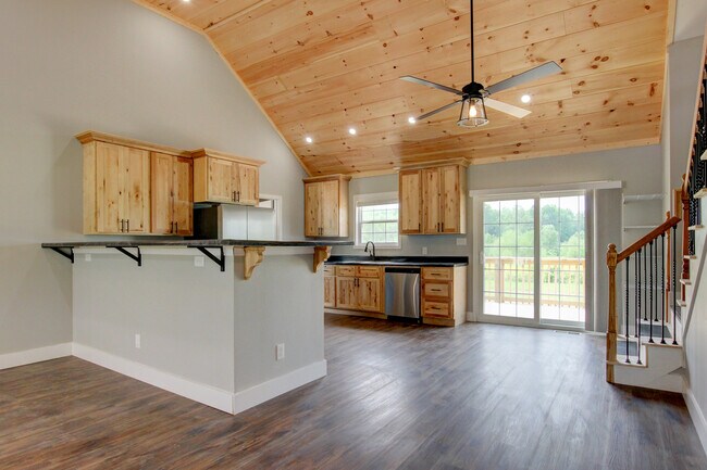 Building Photo - 5821 Highland Lick Rd