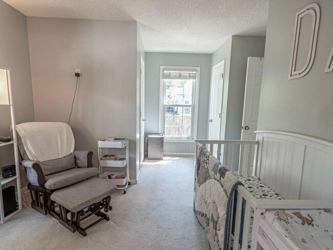 Building Photo - 379 Red Fox Rd