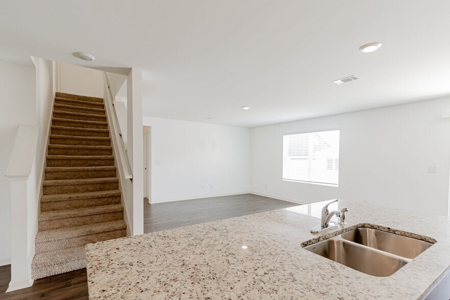 Building Photo - 7339 Tulip Trestle Ct