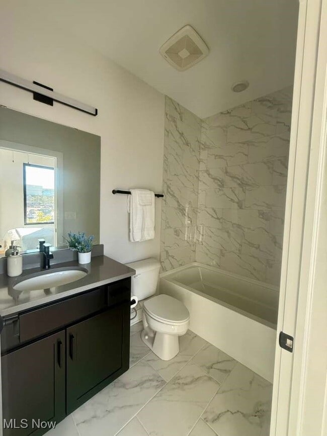 Building Photo - 1495 Superior Ave E