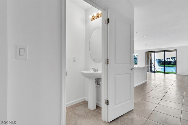 Building Photo - 1428 Weeping Willow Ct