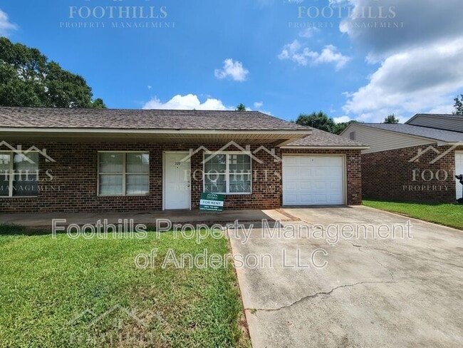 Primary Photo - 109 Premier Ct