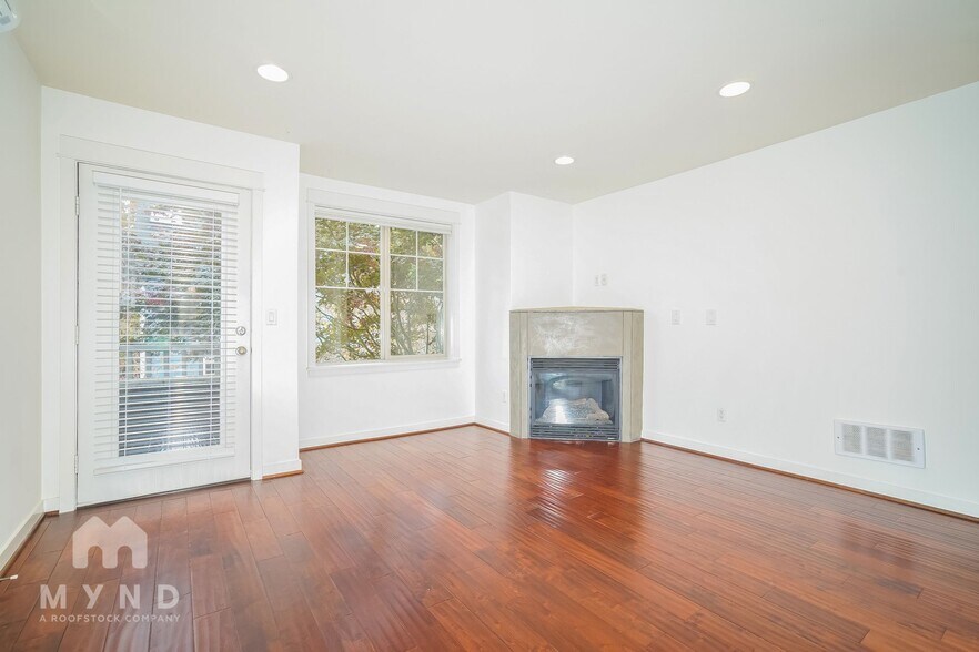 Building Photo - 314 25th Ave S