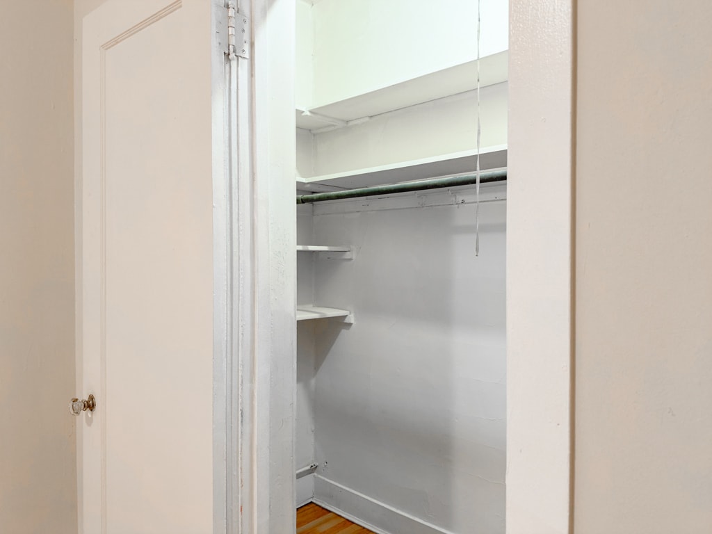 Building Photo - 1320 Oak Ave