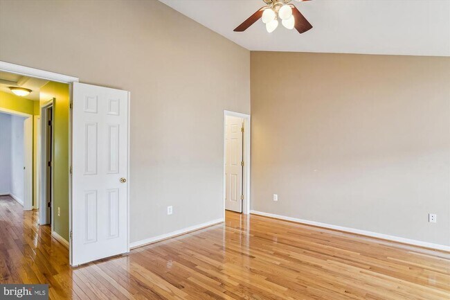 Building Photo - 152 Fieldstone Ct
