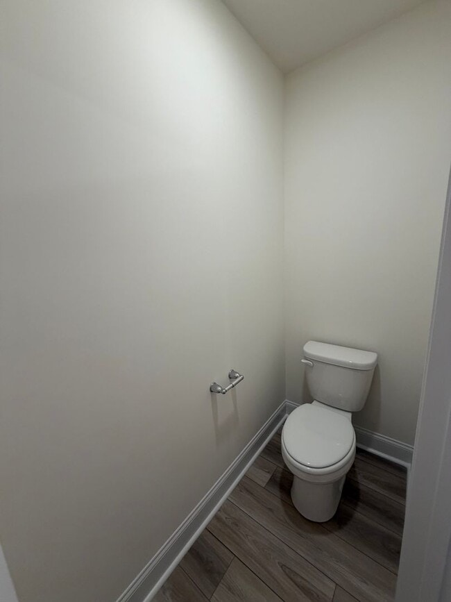 Building Photo - Mebane / Townhouse