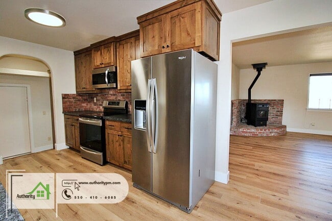 Building Photo - 19250 Hill St