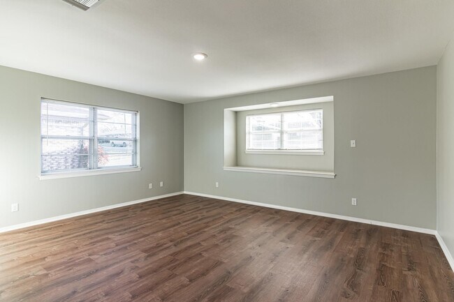 Building Photo - 1822 Greenwood Ln