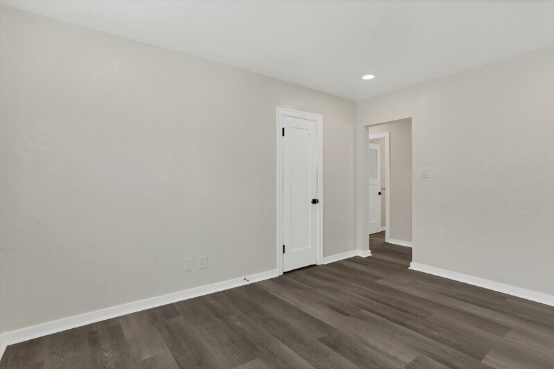 Building Photo - 265 Cherry Dr