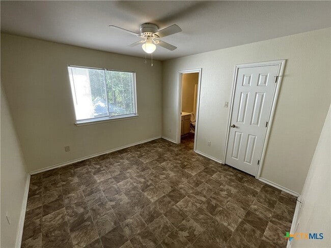 Building Photo - 933 Sagewood Trail