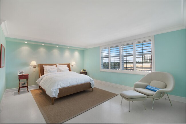 Building Photo - 613 Ocean Dr