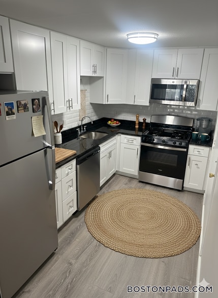 Building Photo - 13 Kenmar Dr