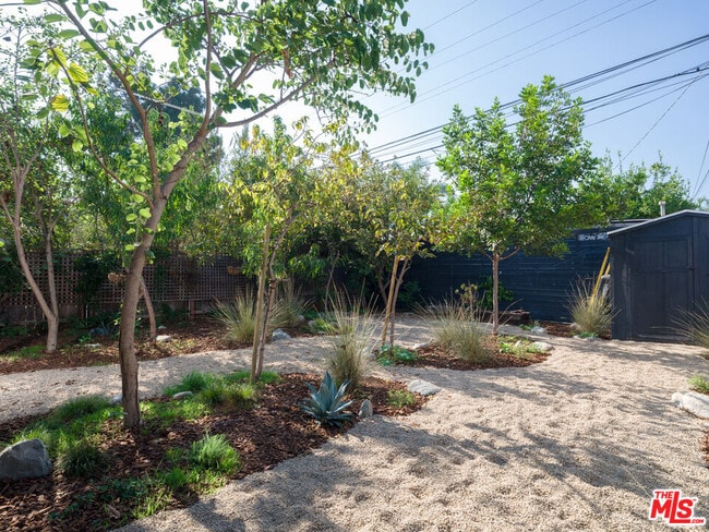 Building Photo - 2933 Acresite St